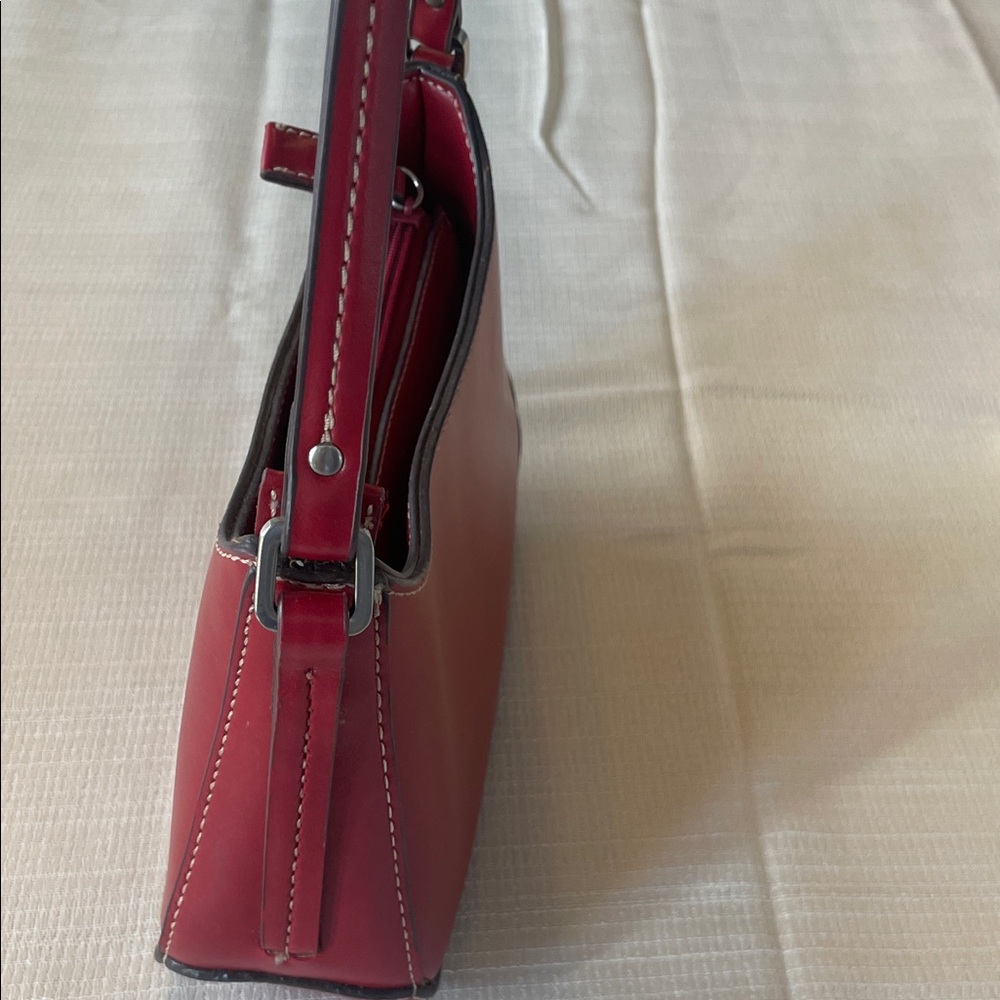 Classic Red Leather Shoulder Bag - Picture 6 of 11